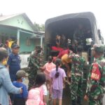 Proses evakuasi warga yang berada di zona berbahaya erupsi Gunung Ibu di Kabupaten Halmahera Barat, Maluku Utara, pada Minggu (19/1/2025). Masih berlangsung hingga Senin (20/1/2025). Foto: Ist