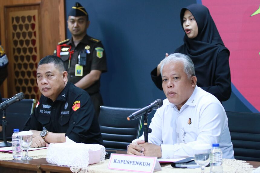 Kepala Pusat Penerangan Hukum Kejaksaan Agung, Harli Siregar (kanan). Foto: Yudha Krastawan/ipol.id