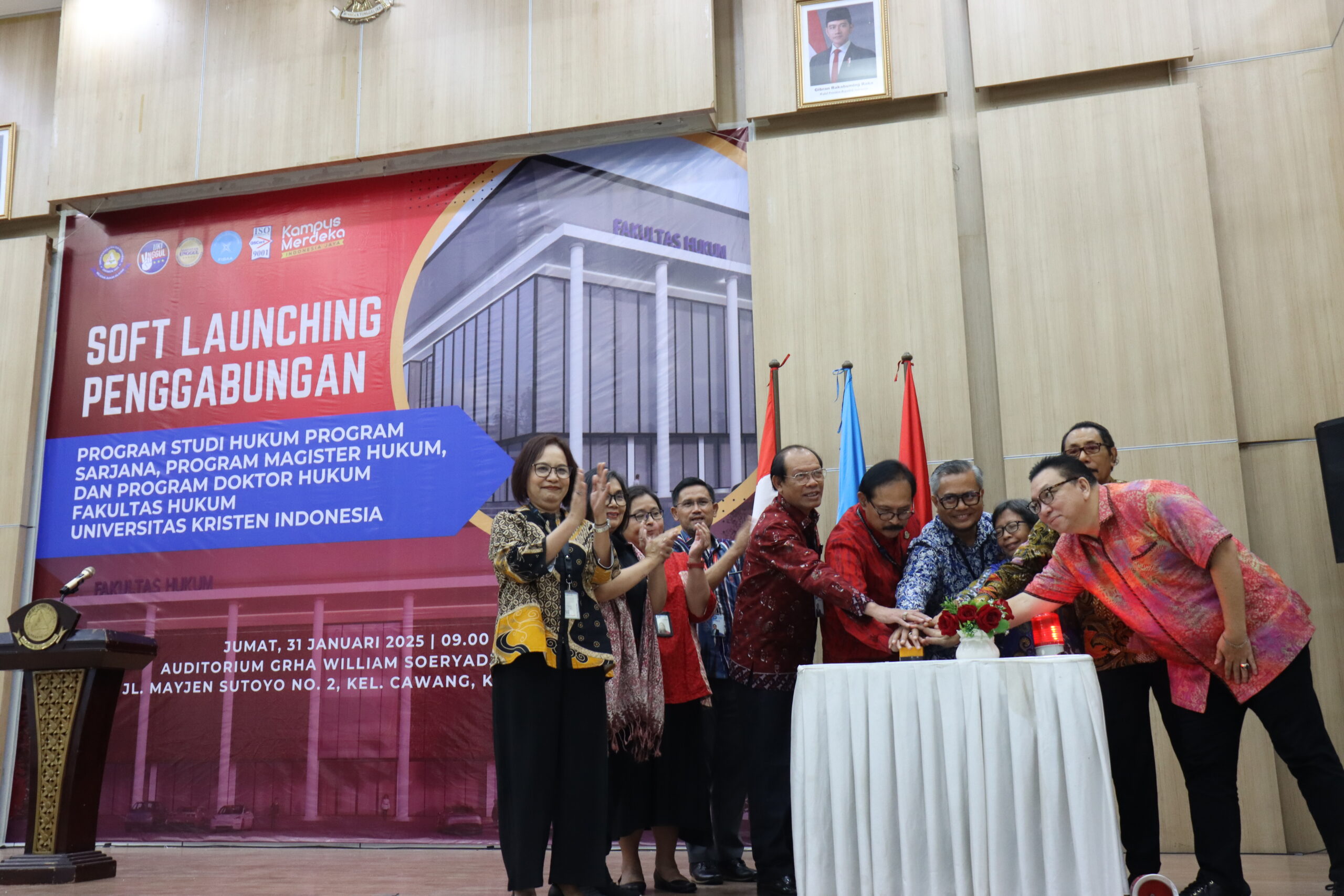 Penggabungan FH UKI program sarajan, pasca sarjana dan doktoral. Foto: dok humas