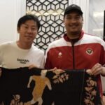 Mantan pelatih Timnas Indonesia Shin Tae-yong mengunjungi kediaman Menteri Pemuda dan Olahraga Dito Ariotedjo di Jl. Denpasar Raya, Jakarta, Minggu (26/1/2025). Foto: Kemenpora