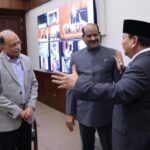 Presiden Republik Indonesia, Prabowo Subianto, mengunjungi gedung Parlemen India, di sela-sela rangkaian kegiatan kunjungan kenegaraan pada Sabtu, 25 Januari 2025. Foto: BPMI Setpres