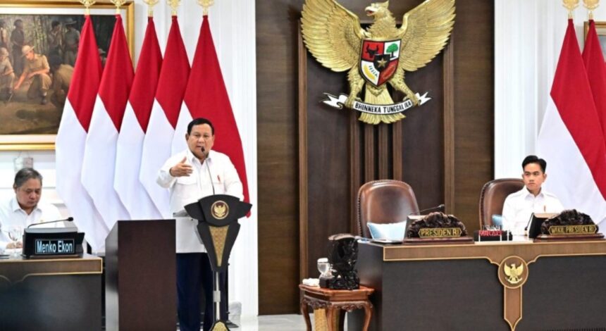 Presiden Prabowo Subianto menggelar Sidang Kabinet Paripurna bersama seluruh jajaran Menteri Kabinet Merah Putih, pada Rabu, 22 Januari 2025, di Ruang Sidang Kabinet, Istana Kepresidenan Jakarta. Foto: BPMI Setpres