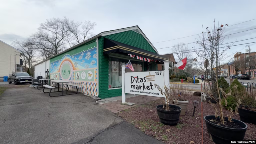 Dita's Market, duta menu dan produk Indonesia di kota kecil Metuchen, New Jersey, yang dimiliki Anita Sumarauw. Foto: Taris Hirzi Iman/VOA