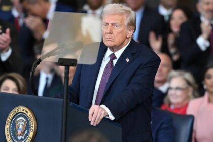 donald trump resmi dilantik america first untuk kedua kalinya 169