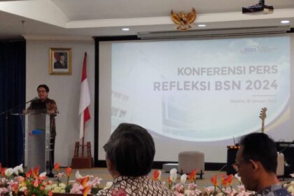 Kepala BSN Ri, Kukuh S. Achmad saat memaparkan pencapaian kinerja BSN 2024 dan program 2025. Foto: timur/ipol.id