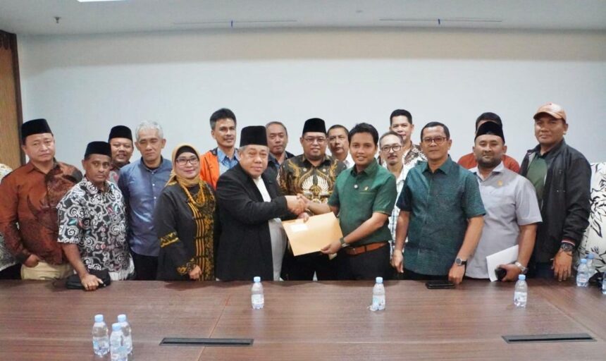 Puluhan dekot yang tidak terpilih mengadukan persoalanya ke Fraksi PKB DPRD DKI.(Foto