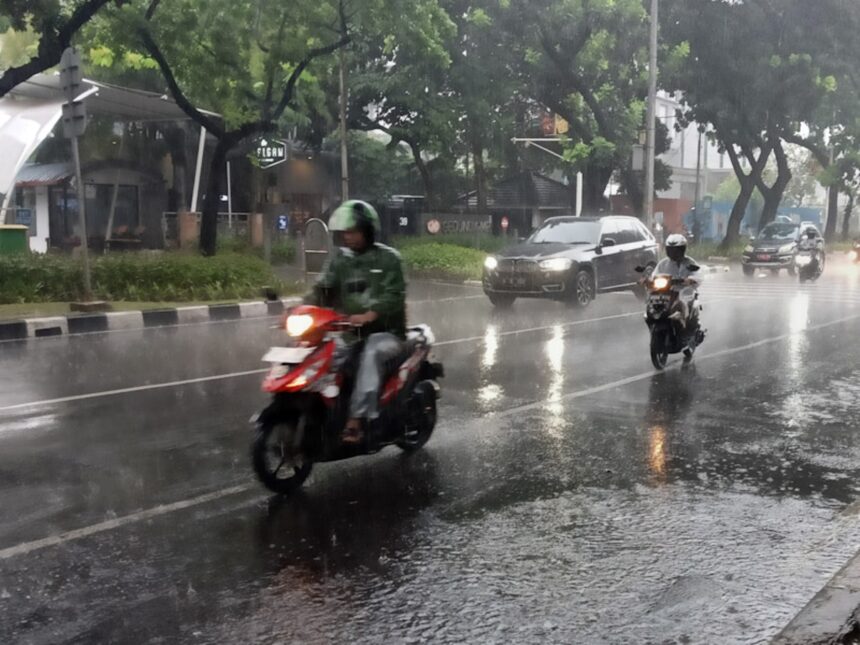 Hujan di Jakarta. Foto: Ist