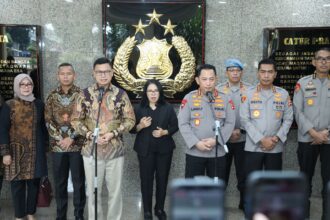 Kapolri Jenderal Polisi Drs. Listyo Sigit Prabowo dan Kepala BPOM Taruna Ikrar. Foto: Ist