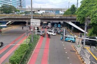 Kondisi arus lalu lintas di Jalan Otto Iskandar Dinata (Otista) Raya, Kampung Melayu-Cawang Kompor, Dewi Sartika dan Jl. Letjen MT Haryono-DI Panjaitan begitu arah sebaliknya, pada Rabu (1/1/2025) pagi, siang hingga malam hari ini terbilang ramai lancar dan kondusif. Foto: Joesvicar Iqbal/ipol.id