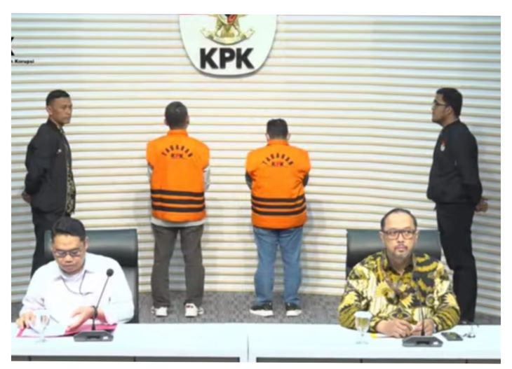 Direktur Penyidikan KPK, Asep Guntur Rahayu (kiri) dalam jumpa pers di Gedung Merah Putih KPK, Jakarta, Selasa (21/1/2025). Foto: Live streaming YT @kpkri