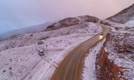 Pusat Meteorologi Nasional (NMC) Arab Saudi memperkirakan penurunan suhu lebih ekstrem serta kemungkinan turunnya salju lebih panjang di beberapa wilayah (Foto: SPA)