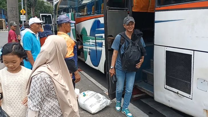 Penampakan arus balik para penumpang bus Antar Kota Antar Provinsi (AKAP) di Terminal Kampung Rambutan, Kecamatan Ciracas, Jakarta Timur, pada Rabu (1/1/2025) siang. Foto: Ist