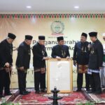 Gubernur DKI Jakarta terpilih, Pramono Anung Wibowo menerima penganugerahan gelar kehormatan adat Betawi, Abang dari Majelis Kaum Betawi (MKB). Foto: Ist