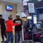 Suporter terlibat tawuran dan rusak fasilitas RS Panti Rahayu Purwodadi. Foto: Tangkapan layar video viral