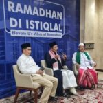 Momen Imam Besar Masjid Istiqlal yang juga Menteri Agama Nasaruddin Umar (tengah), saat konpres Ramadhan di Istiqlal, dengan tema 'Elevate U'r Vibes of Ramadhan', Jakarta, Jumat (28/2/2025). Foto: Dok/Menteri Agama