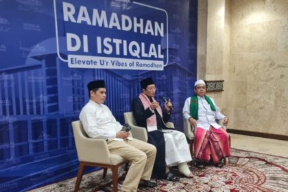 Momen Imam Besar Masjid Istiqlal yang juga Menteri Agama Nasaruddin Umar (tengah), saat konpres Ramadhan di Istiqlal, dengan tema 'Elevate U'r Vibes of Ramadhan', Jakarta, Jumat (28/2/2025). Foto: Dok/Menteri Agama