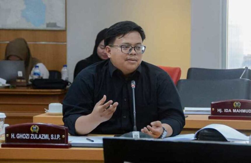 Anggota komisi D DPRD DKIl, Ghozi Zulazmi