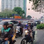 Kondisi lalu lintas di kawasan Jalan Tambak, Jakarta, pada Selasa (18/2/2025) sore. Foto: Joesvicar Iqbal/ipol.id