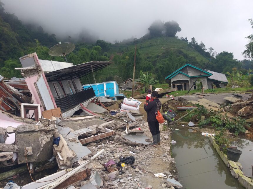 Kondisi wilayah terdampak fenomena gerakan tanah di Desa Ratamba, Kecamatan Pejawaran, Kabupaten Banjarnegara, Jawa Tengah, Rabu (22/1/2025). Foto: BPBD Kabupaten Banjarnegara