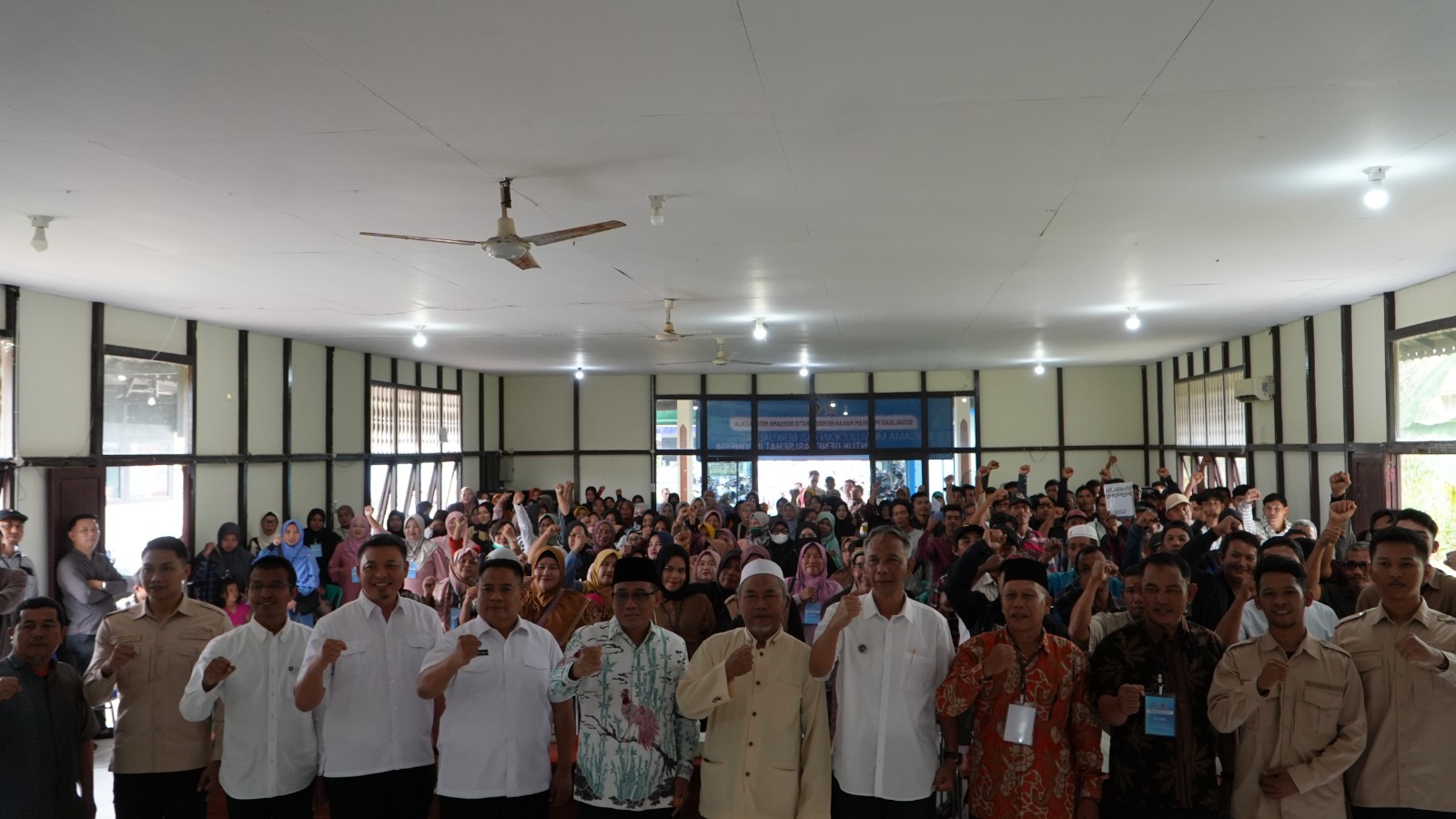 Badan Gizi Nasional (BGN) dan DPR RI melakukan sosialiasi Makan Bergizi Gratis ini di Kabupaten Kubu Raya, Kalimantan Barat,  Sabtu (1/2/2025).