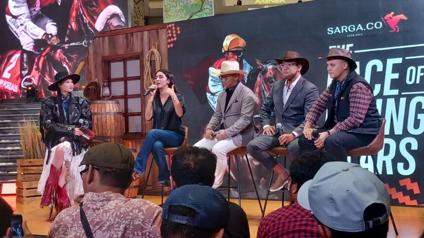 Co-Founder SARGA.CO, Aseanto Oudang, Ketua Umum Pengurus Pusat Persatuan Olahraga Berkuda Seluruh Indonesia (Ketum PP PORDASI), Aryo Djojohadikusumo, VP Marketing & Operation SARGA.CO, Kevin Jonathan, dan Pegiat Kuda, Nabila Syakieb dalam peluncuran kalender event bertajuk The Race of Rising Stars di Plaza Indonesia, Jakarta Pusat, Minggu (2/2/2025). Foto: Joesvicar Iqbal/ipol.id