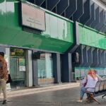 Suasana ruang tunggu Pengadilan Negeri Jakarta Selatan di Jalan Ampera Raya, Ragunan, Pasar Minggu, pada Senin (3/2/2025). Foto: Joesvicar Iqbal/ipol.id