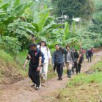 Dinas Penerangan Angkatan Darat (Dispenad) bersama awak media dalam kegiatan Media Tour ke kawasan Agroforestry Gunung Hejo, Purwakarta, Kamis (6/2/2025). Foto: Dispenad