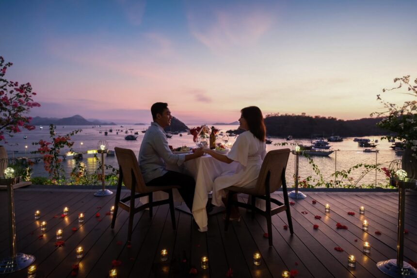 Momen dihari kasih sayang dengan pengalaman makan malam eksklusif di Valentine’s Day Degustation Dinner di Meruorah Komodo Labuan Bajo. Foto: Dok/Meruorah