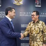 Menteri Perdagangan Budi Santoso melakukan pertemuan dengan Menteri Luar Negeri Uzbekistan Bakhtiyor O Saidov di Kantor Kemendag Jakarta, pada Senin, (10/2/2025). Foto: Dok/Mendag