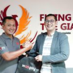 Vice President Xooply Doddi Herlambang (Kiri) dan Direktur Bisnis Metranet Faisal Yusuf (Kanan). Foto: Telkom Indonesia