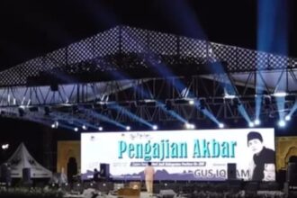 Geger video pengajian akbar yang digelar Gus Iqdam serasa konser dugem dengan iringan lagu dj. Foto: Tangkap layar IG @dagelanviral