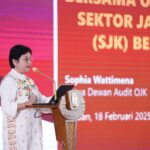 Ketua Dewan Audit OJK Sophia Wattimena dalam sambutannya pada kegiatan Governansi Insight Forum (In Fo) dengan tema "Bersama OJK Membangun Sektor Jasa Keuangan yang Berintegritas" di Aula Tengku Rizal Nurdin, Medan, Selasa.