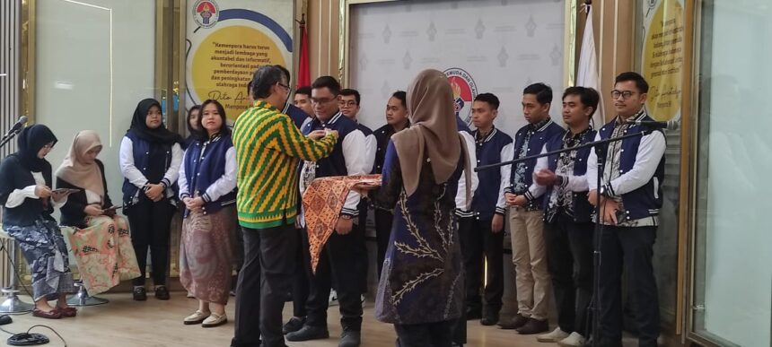 Mentri Pemuda Dan Olahraga (Menpora RI), Dito Ariotedjo yang di wakili Asisten Deputi Kemitraan Pemuda Kementerian Pemuda dan Olahraga Esa Sukmawijaya secara resmi mengukuhkan Pengurus Pusat Maritim Muda Nusantara Periode 2025/2026 di Media Center Kemenpora, Jakarta, Jumat (21/02/2025).