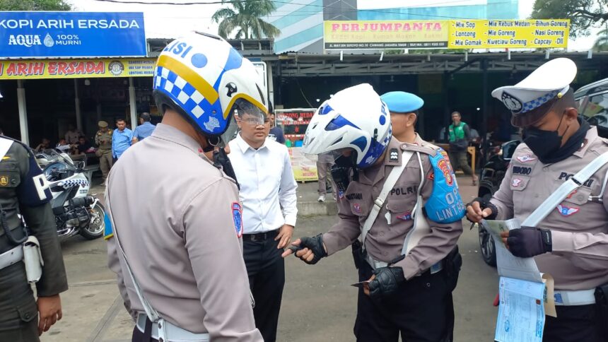 11 Kendaraan, Termasuk Mobil Anggota DPR, Terjaring Razia, di Jalan Mayjen Sutoyo