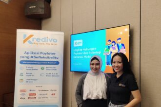 Psikolog, Psikolog Klinis, Disya Arinda bersama SVP Marketing & Communications Kredivo, Indina Andamari. Foto: Ist