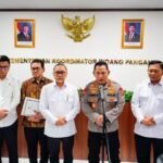 Kapolri Jenderal Polisi Drs. Listyo Sigit Prabowo menghadiri rapat koordinasi (rakor) terbatas bersama Menko Bidang Pangan, Zulkifli Hasan, di Kantor Kemenko Pangan, Jakarta.