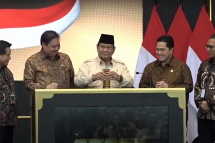 Presiden Prabowo Subianto meresmikan bank emas pertama di Indonesia,, Rabu (26/2/2025). Foto: ipol.id