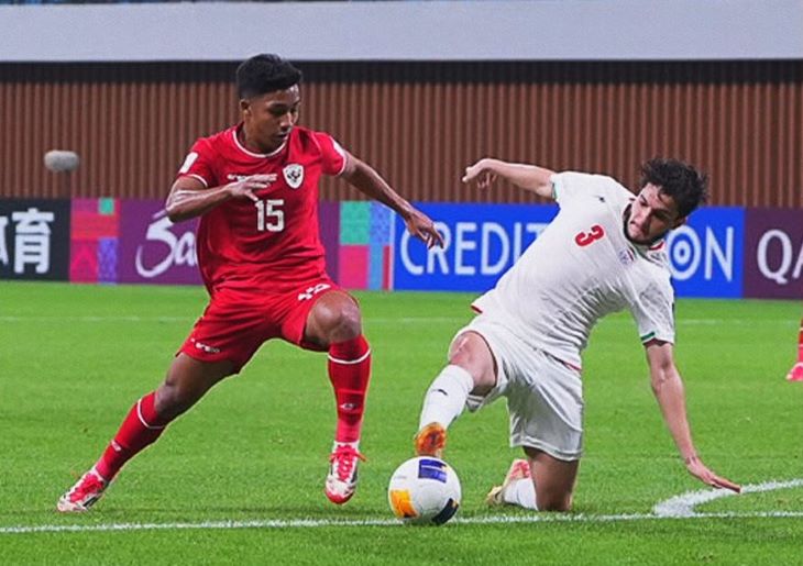 Timnas Indonesia U-20 kalah dibantai Iran U-20 dengan skor 0-3 di Stadion Shenzhen Youth Football Training Base Centre, China.