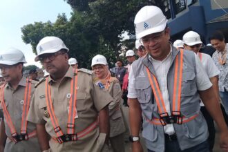 Wagub Rano Karno bersama Dirut PAM Jaya, Arief Nasrudin (kanan).( Foto istimewa)