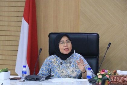 anggota komisi vi dpr siti mukaromah