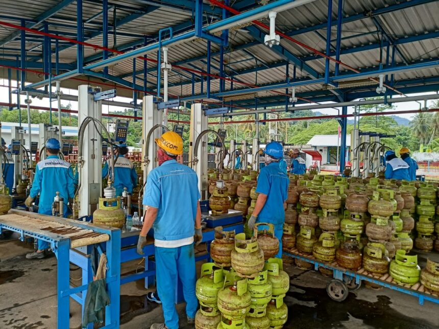 Gas elpiji 3 kg bersubsidi yang sempat langka. Foto: dok ESDM