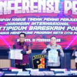 Brigjen Pol. Djuhandhani Rahardjo Puro, S.H., M.H., Dirtipidum Bareskrim Polri, saat konferensi pers pengungkapan jaringan judi online internasional.