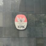 Logo Komisi Pemberantasan Korupsi (KPK) di Gedung Merah Putih, Kuningan, Jaksel. Foto: Yudha Krastawan/IPOL.ID