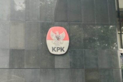 Logo Komisi Pemberantasan Korupsi (KPK) di Gedung Merah Putih, Kuningan, Jaksel. Foto: Yudha Krastawan/IPOL.ID
