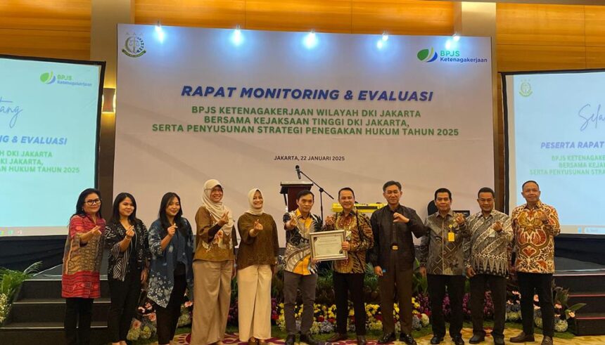 Caption: Rapat Monev BPJS Ketenagakerjaan DKI Jakarta dan Kejati DKI Jakarta.