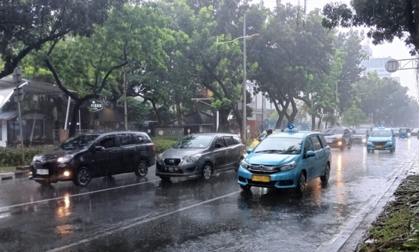 Hujan di Jakarta. Foto: Ist