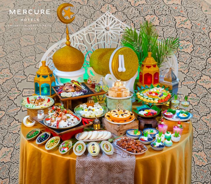 Sambut bulan suci Ramadhan 2025 Hotel Mercure Convention Center Ancol Jakarta menghadirkan buka puasa dengan suasana Arabic. Foto: Dok/Mercure