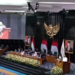 Gubernur DKI Jakarta, Pramono Anung saat berpidato di sidang paripurna istimewa.(Foto sofian/ipol.id)