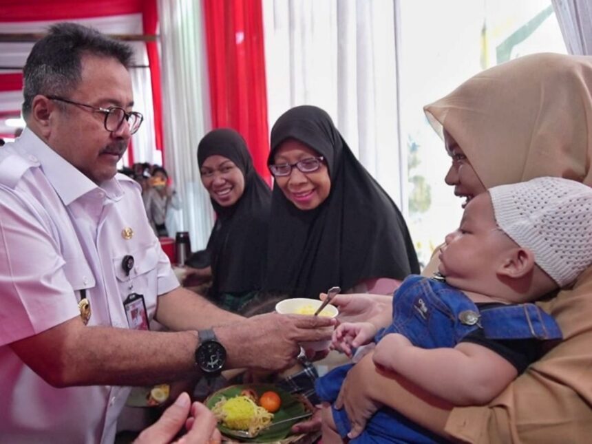 Wakil Gubernur DKI Jakarta, Rano Karno menghadiri acara pemberian sarapan bergizi bagi seratusan balita, ibu hamil dan menyusui di Kelurahan Kebon Kacang, Tanah Abang, Jakarta Pusat, Rabu (26/2/2025). Foto: Pemprov DKI