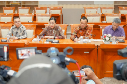 Menkeu Sri Mulyani saat konferensi pers di Gedung DPR, Jakarta. Foto: Kemenkeu